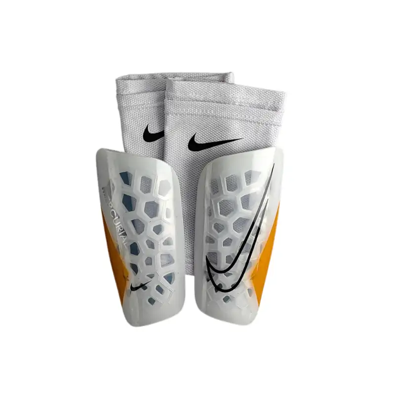 Щитки футбольные 11191