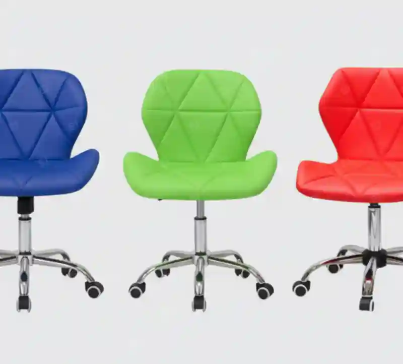 Кресло компьютерное на колесиках, металлическое основание