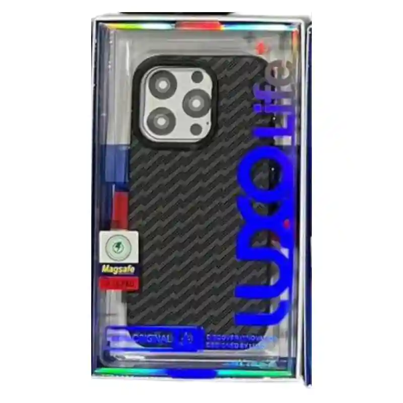 Чехол на iPhone 16 pro 30908