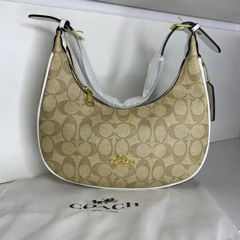 COACH Сумка на плечо полумесяц 9295