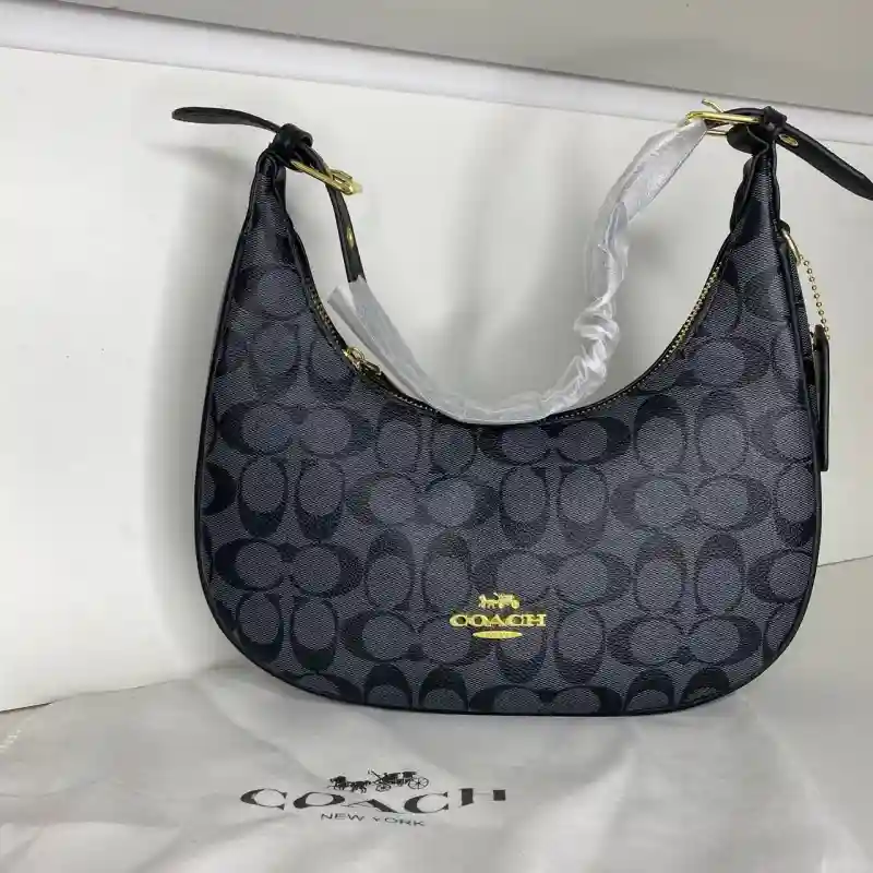 COACH Сумка на плечо полумесяц 9296