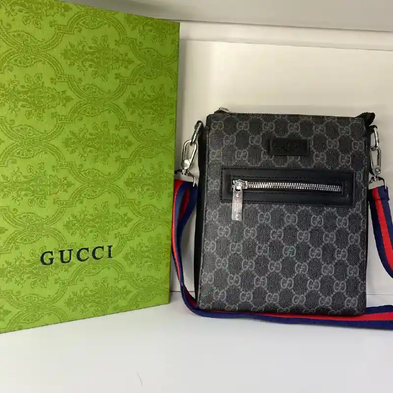  Gucci Сумка на плечо 9317