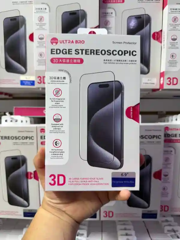 Керамическая с усиленными изогнутыми краями ,и с очень хорошим олеофобным покрыт