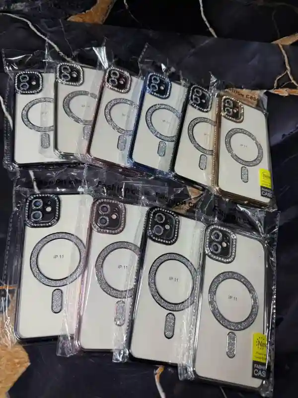 Чехол MagSafe со стразами