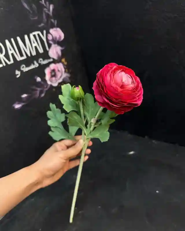 Искусственные цветы Ранункулюс