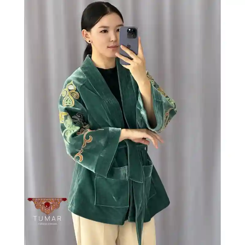 Кимино зеленое размер 52