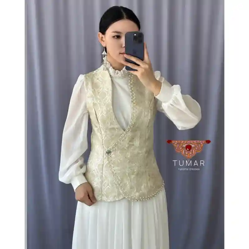 Камзол белый размер 54