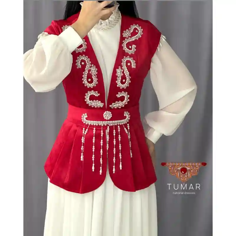 Кажекейка ярко-красная размер 44