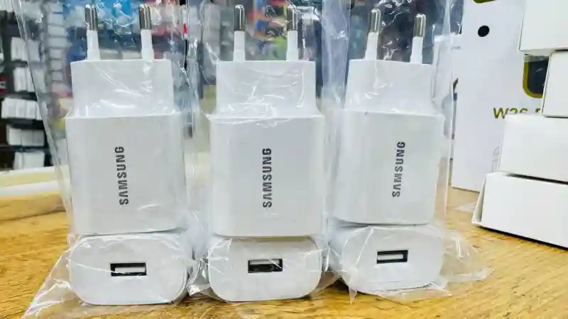 Сетевое зарядное устройство C9