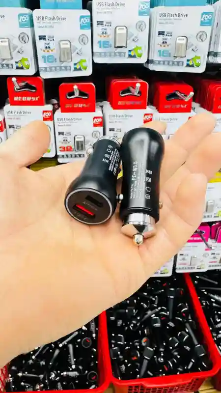 Автомобильное зарядное устройство металлическое (USB + PD) с быстрой зарядкой