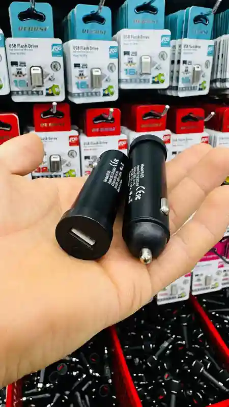 Автомобильное зарядное устройство металлическое