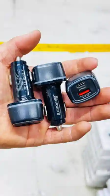 Автомобильное зарядное устройство PD 20W 3.0A (модель FR-C02)