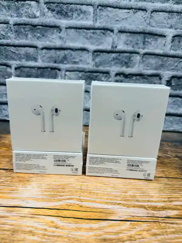 AirPods (модель AP-2)