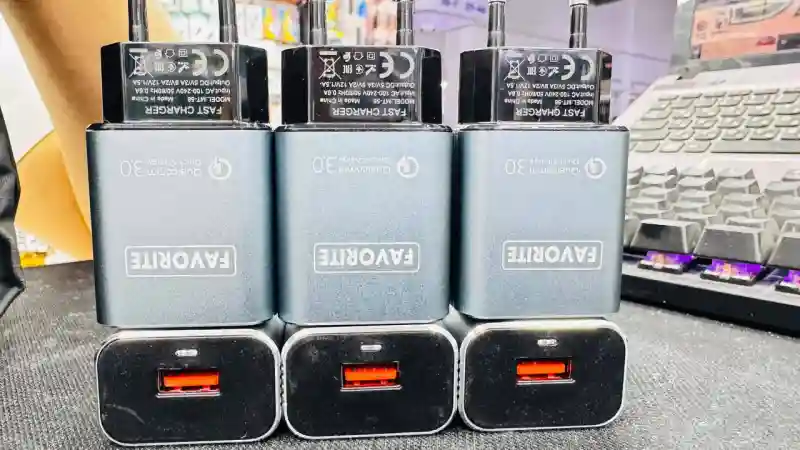 Сетевое зарядное устройство металлическое (модель MT-56)