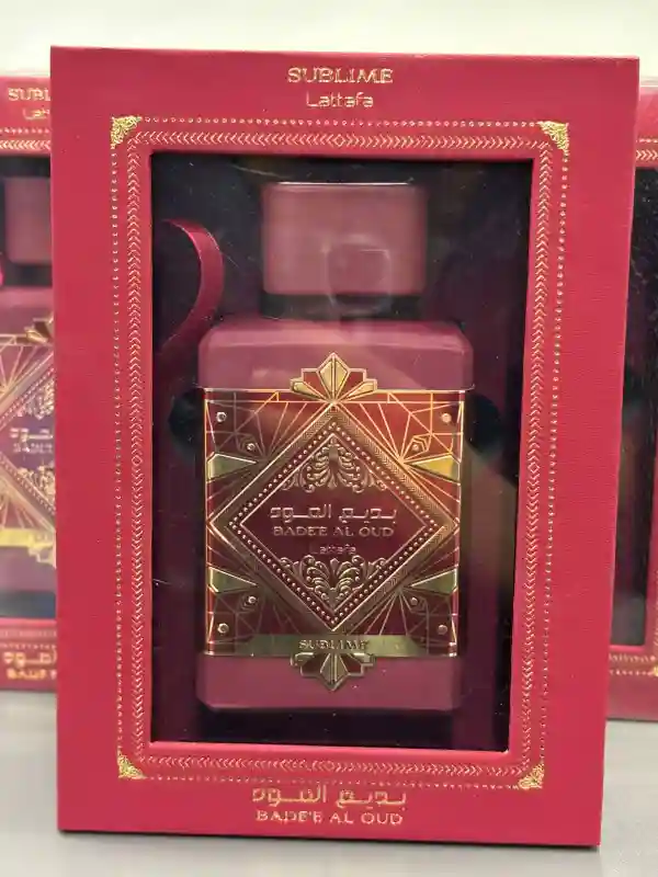 Lattafa Bade'e Al Oud Sublime — роскошный фруктово-древесный аромат для особого