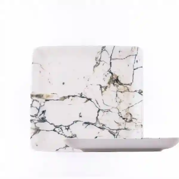 Плоская квадратная салатница 23см