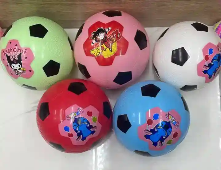 Детские резиновые футбольные мячи