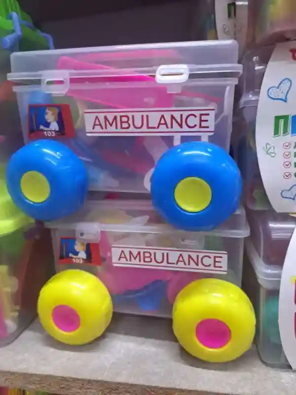 Игровой набор доктора «Ambulance» в контейнере-машинке