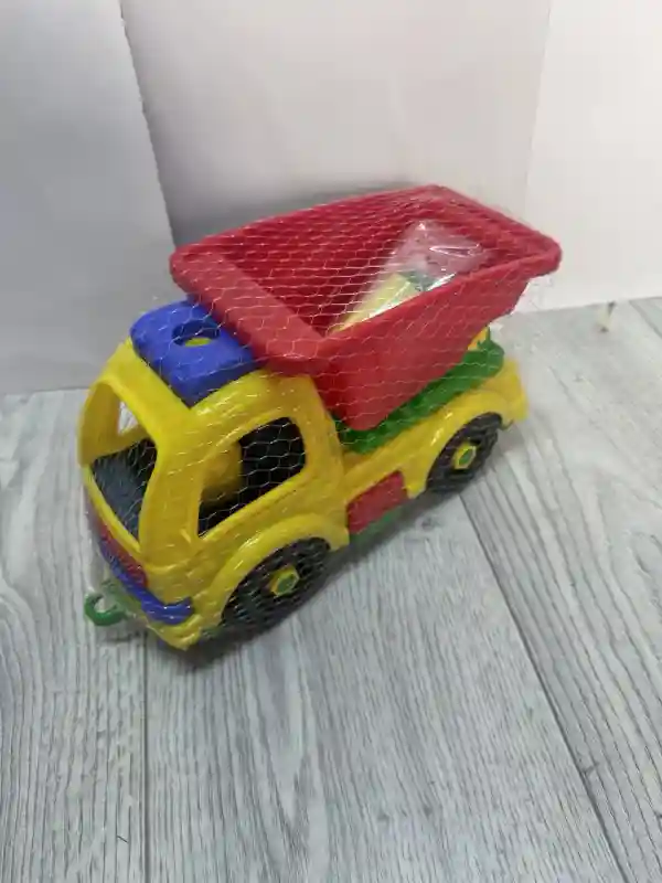 Игрушечный грузовик-самосвал «Строитель» в сетке