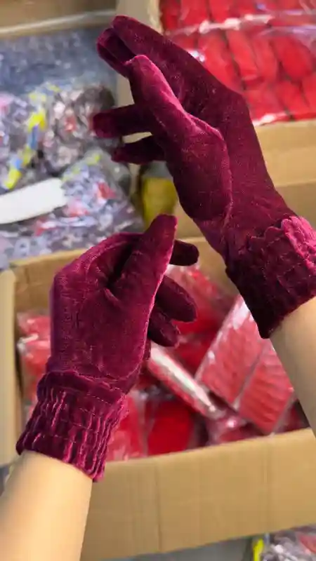 Перчатки велюровые бордовые (живое фото)