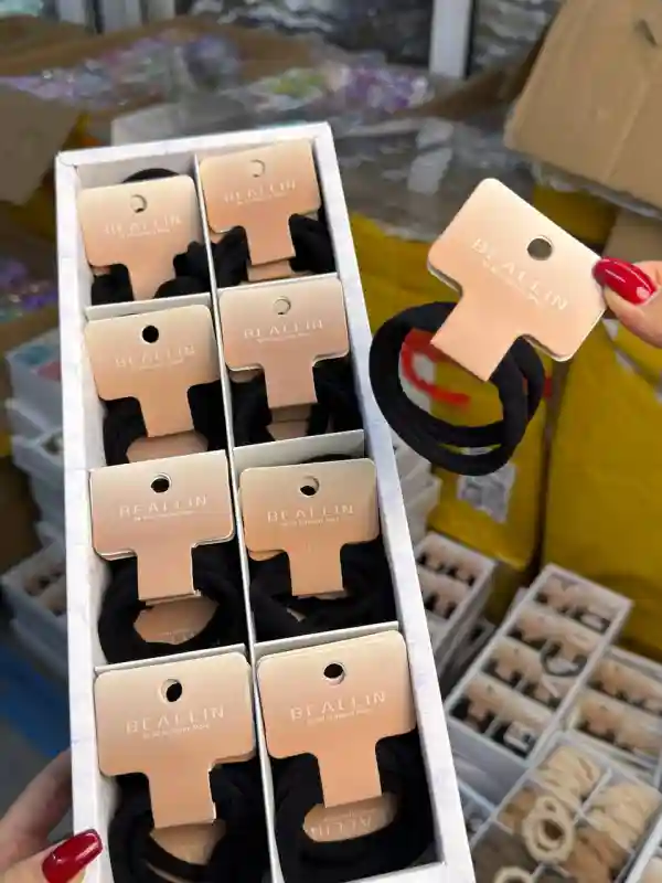 Резинки чёрные базовые BEALLIN на картонке (коробка-органайзер)