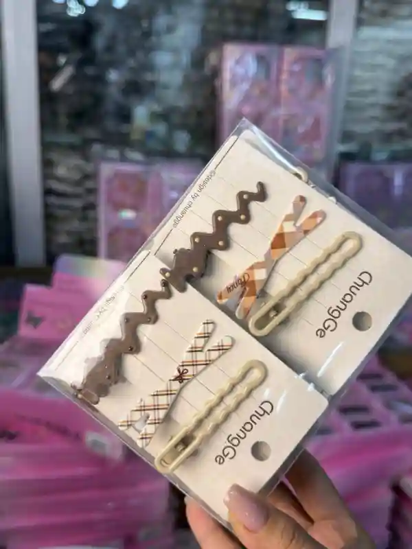 Заколки микс: зигзаг и клетка