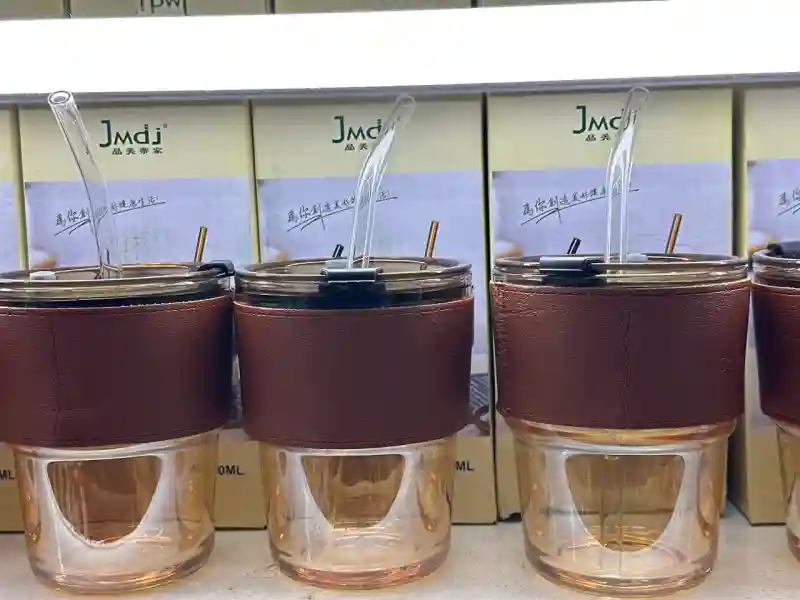 Стеклянный стакан Jmdj с кожаным чехлом, крышкой и трубочкой, янтарный