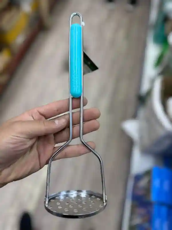 Картофелемялка из нержавеющей стали с цветной ручкой