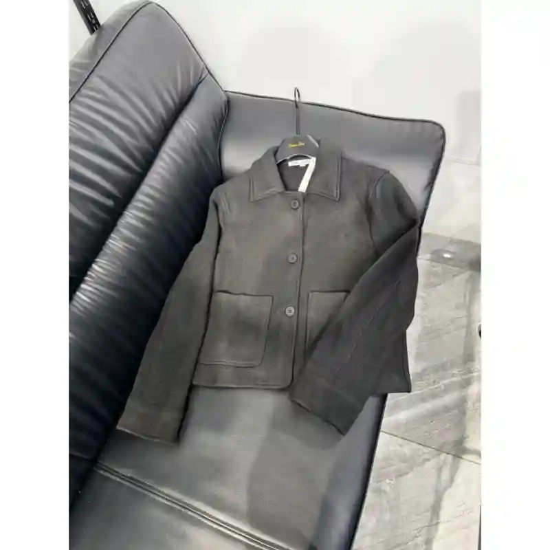 12161 - Женский тёплый бомбер на пуговицах - Чёрный L