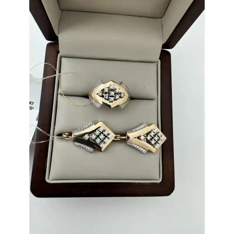 Zara Gold 595992045 вес 9 г золото, фианит
 
Цена
540 000 ₸
В рассрочку
45 000 ₸