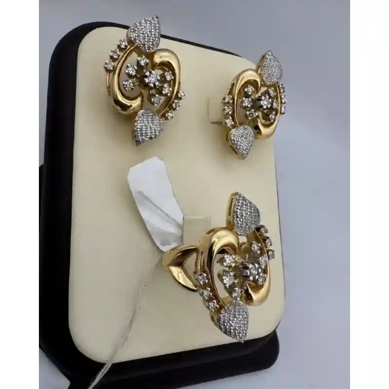 Zara Gold 992651275d вес 20 г золото, бриллиант