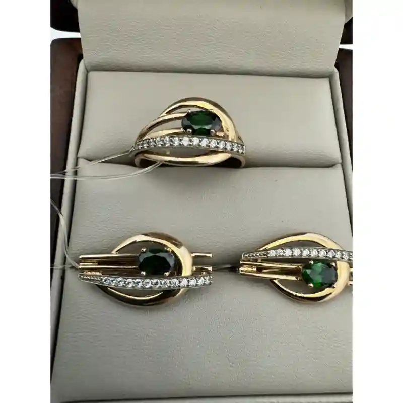 Zara Gold 448612478 вес 5.61 г золото, изумруд