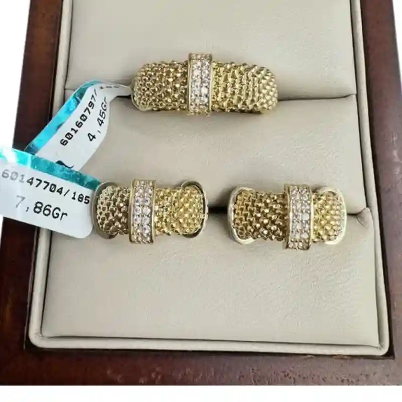 14697 Золотые серьги 14К с рельефной текстурой и фианитами