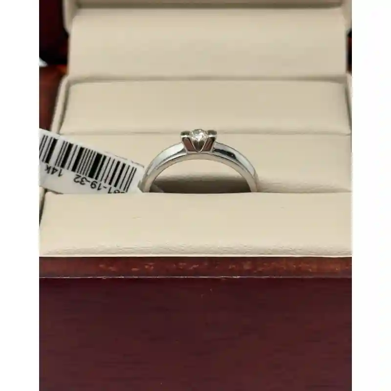 14737 Кольцо из белого золота 585 с бриллиантом