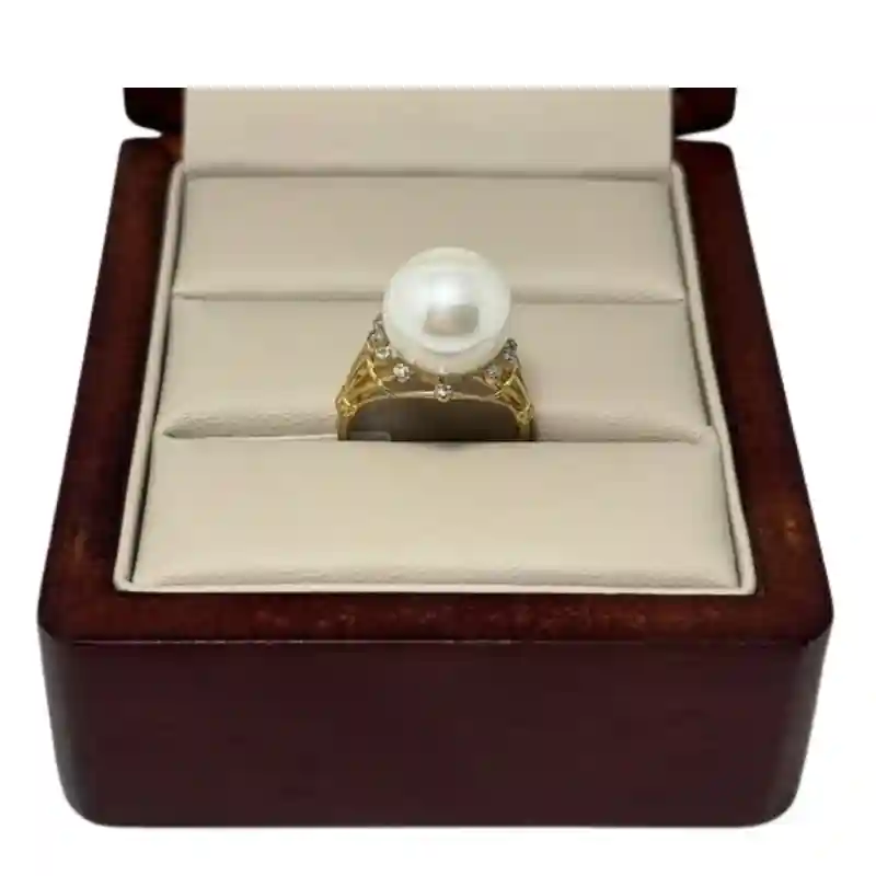 14743 Кольцо из золота с бриллиантами и жемчугом