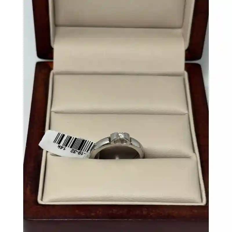 14745 Кольцо из белого золота 585 с бриллиантом