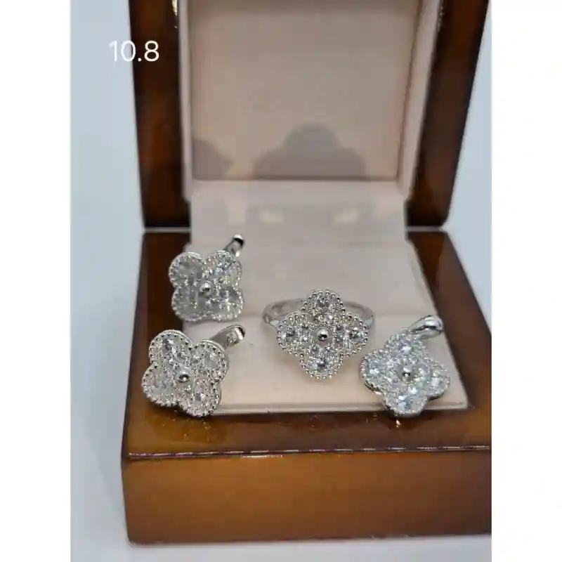 Ювелирные украшения Комплекты украшений серебро 15063