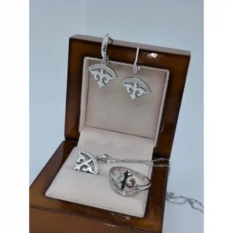 Ювелирные украшения Комплекты украшений серебро 15136