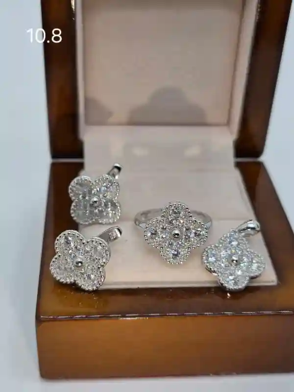 Ювелирные украшения Комплекты украшений серебро 15189