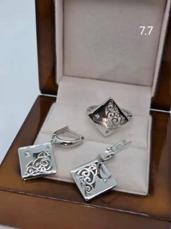 Ювелирные украшения Комплекты украшений серебро 15197