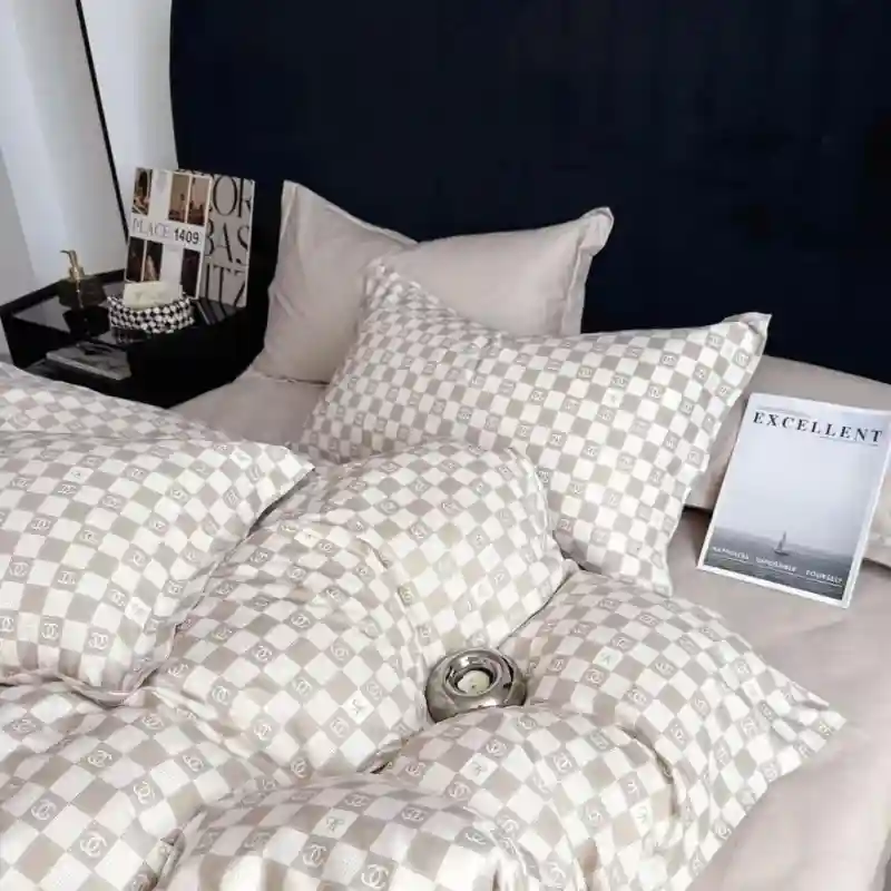 18232 Комплект постельного белья (клетка с логотипами)