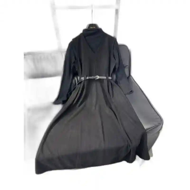 18277 Черный с V-образным вырезом — Стильные двойки L