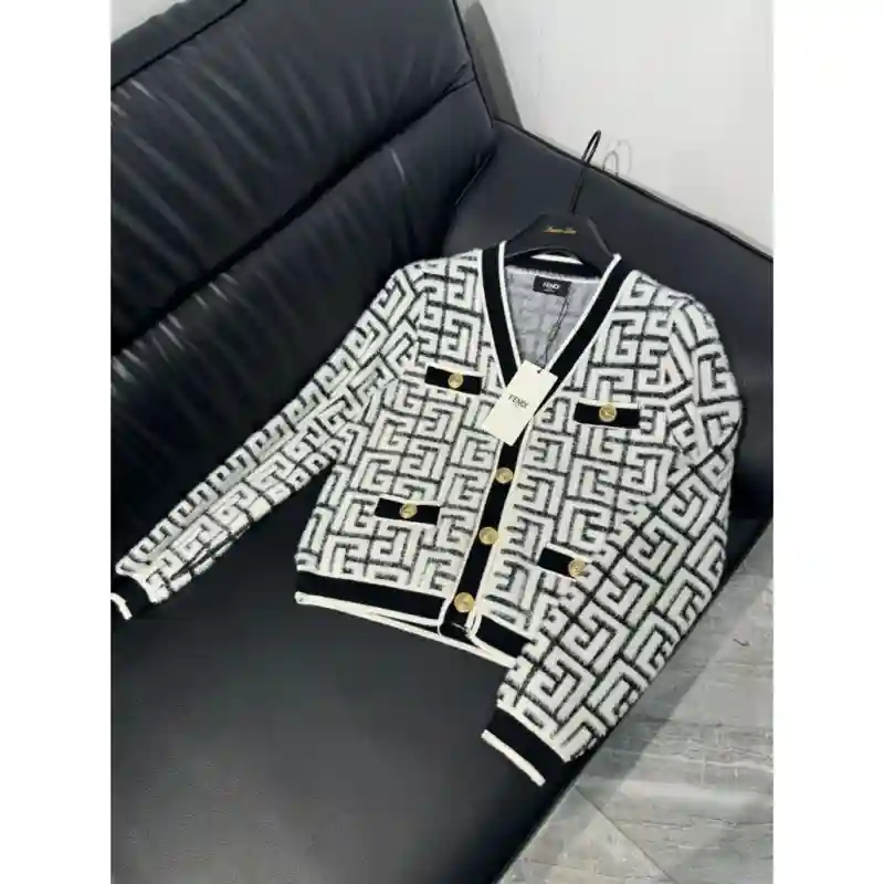 18449 Классные кардиганы Белый с чёрным узором Размер 48