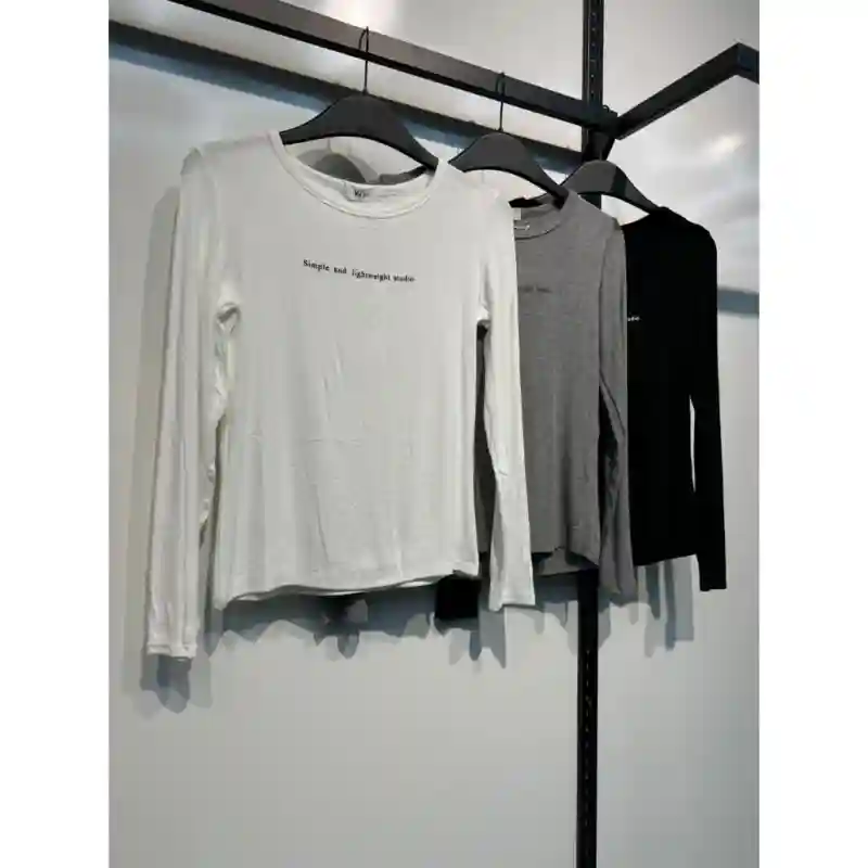 21475 Стильный лонгслив Белый с надписью 50