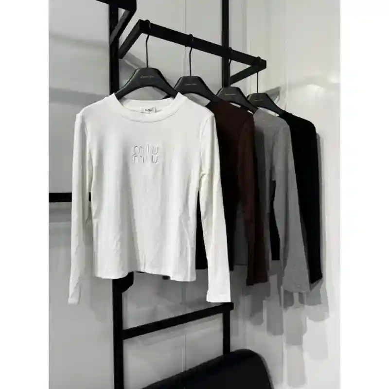 21538 Лонгсливы с надписью Miu Miu серый 46