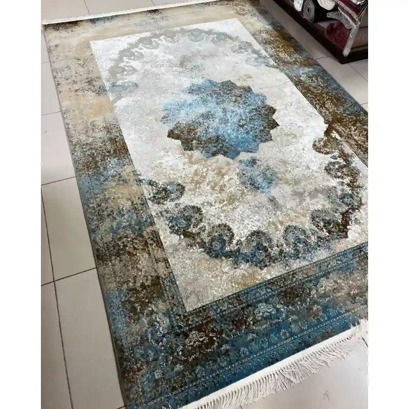 Иранский ковер с синим акцентом