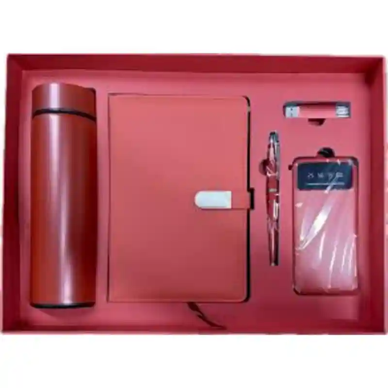 Подарочный набор (красный, блокнот+термос+аксессуары) 23697