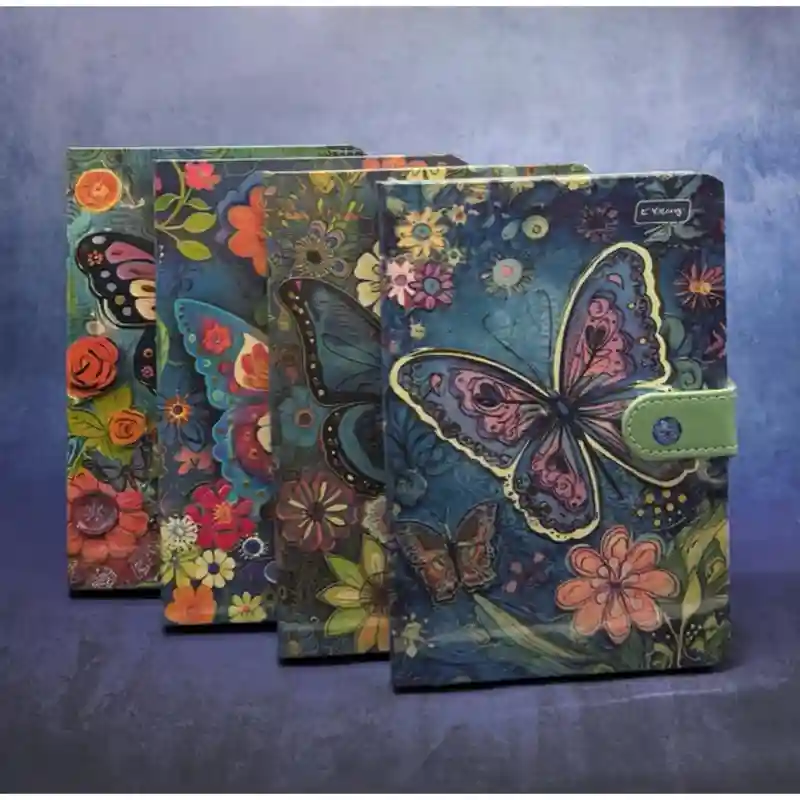 Блокнот с рисунком бабочки и цветов зелёный фон, А5 25570