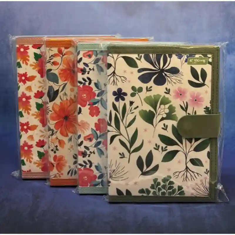 Блокнот в цветах белый фон 26058