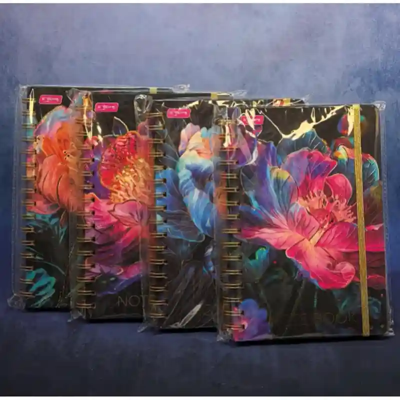 Блокнот цветочный чёрный фон крупный цветок фиолетовый 26123